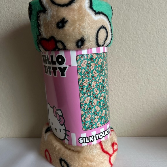 Hello Kitty Gingerbread Bundle - Picture 2 of 7